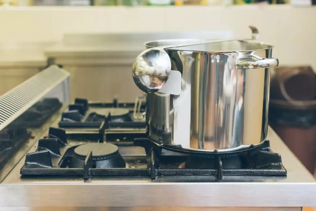 Cele mai importante 6 vase de gătit pe care trebuie să le ai în bucătărie - 5