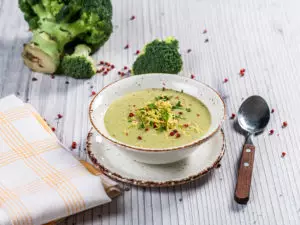 Supă cremă de broccoli și caju