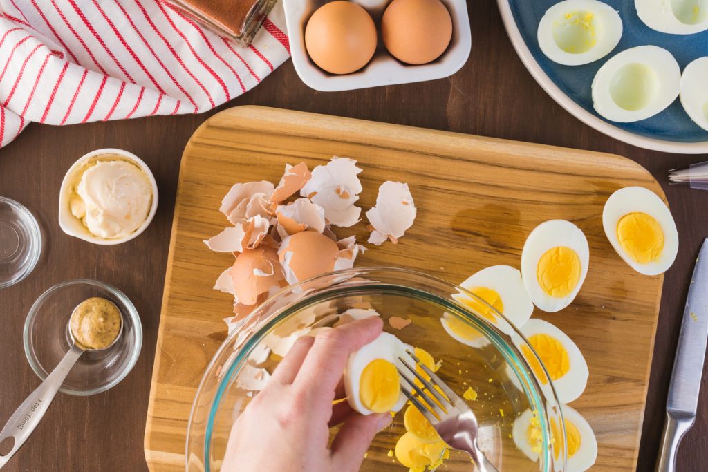 Cum să faci ouă umplute și altfel de cât folosind rețeta clasică