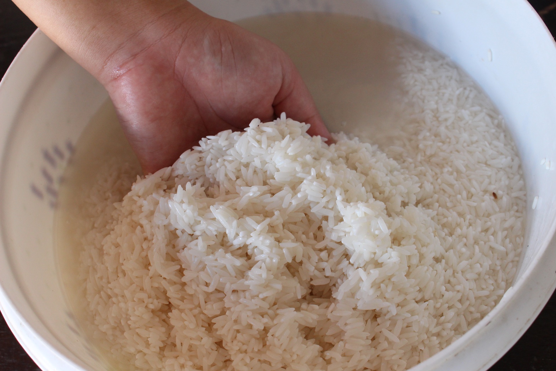 tratamentul comun cu apa de orez ce boală se umflă glezna