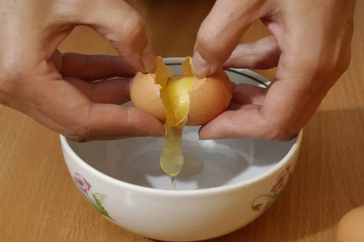 Cum verifici dacă un ou este proaspăt? </br>4 trucuri simple - 2