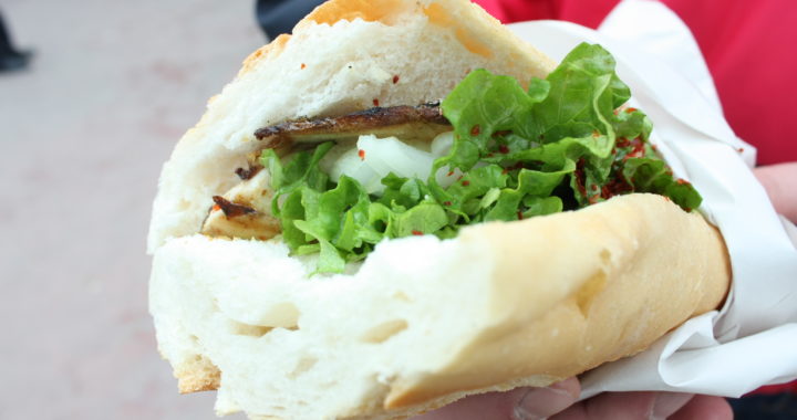 Spiritul Istanbulului într-un sandviș: balik ekmek